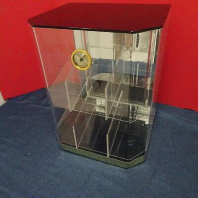 LOT 610. CIGAR DISPLAY CASE WITH HUMIDITY GUAGE