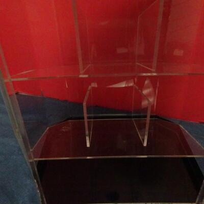 LOT 610. CIGAR DISPLAY CASE WITH HUMIDITY GUAGE