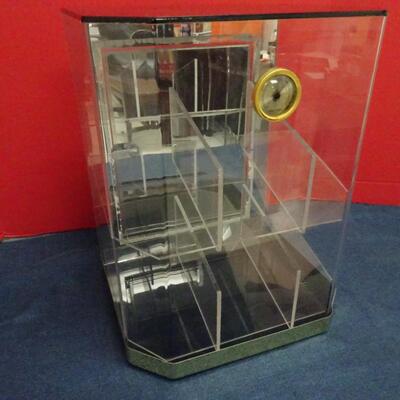 LOT 610. CIGAR DISPLAY CASE WITH HUMIDITY GUAGE