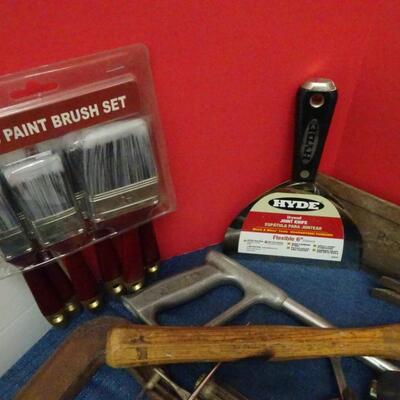 LOT 615. COLLECTION OF HAND TOOLS