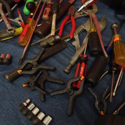 LOT 615. COLLECTION OF HAND TOOLS