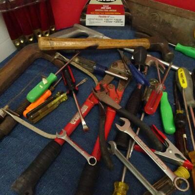 LOT 615. COLLECTION OF HAND TOOLS