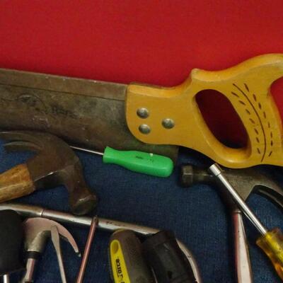 LOT 615. COLLECTION OF HAND TOOLS