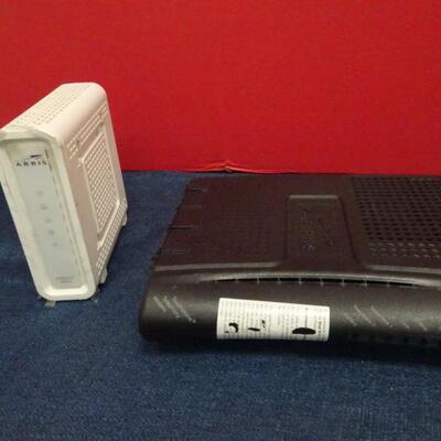 LOT 618. COLLECTION OF COMPUTER NETWORKING/MODEMS/ROUTER/POWER STRIPS