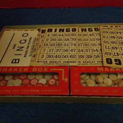 LOT 614 VINTAGE GAMES AND MODERN UNUSED PUZZLE