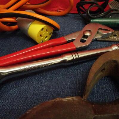 LOT 616. COLLECTION OF HAND TOOLS