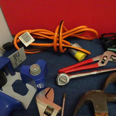 LOT 616. COLLECTION OF HAND TOOLS