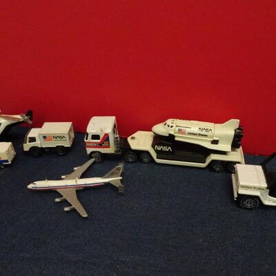 LOT 620. NASA RELATED TOYS