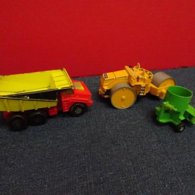 LOT 621 CONSTRUCTION RELATED TOYS