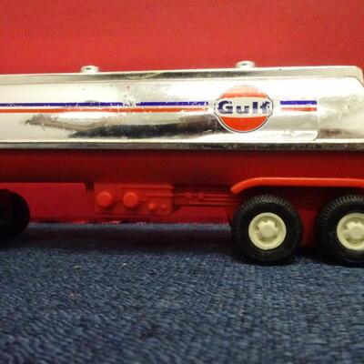 LOT 622. VINTAGE TONKA TRUCK GULF TANKER
