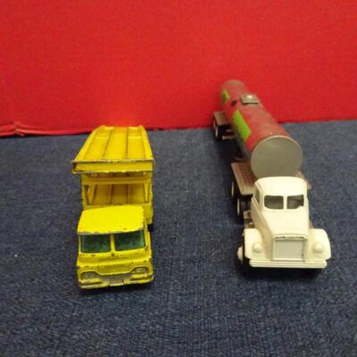 LOT 624.  MATCHBOX KING SIZE CAR HAULER AND WINROSS VINTAGE TOY TRUCKS