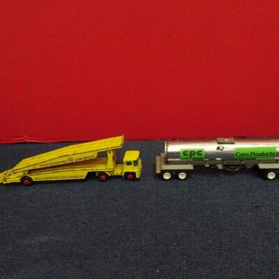 LOT 624.  MATCHBOX KING SIZE CAR HAULER AND WINROSS VINTAGE TOY TRUCKS
