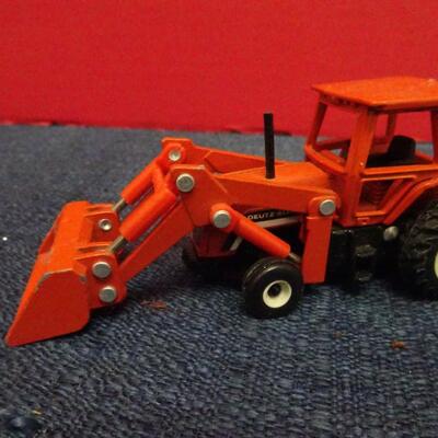 LOT 627. CONSTRUCTION TOY CARS
