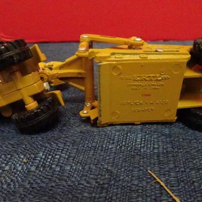 LOT 627. CONSTRUCTION TOY CARS