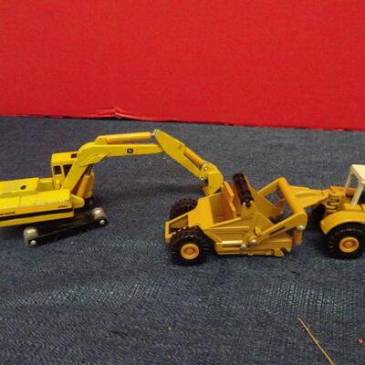 LOT 627. CONSTRUCTION TOY CARS