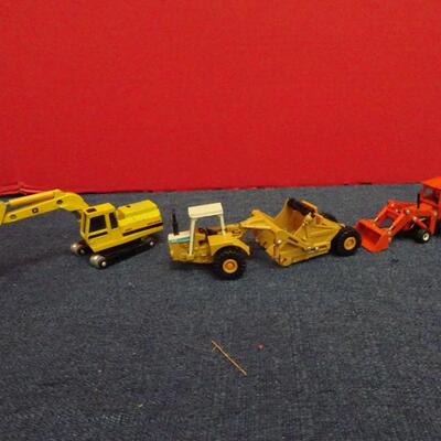 LOT 627. CONSTRUCTION TOY CARS