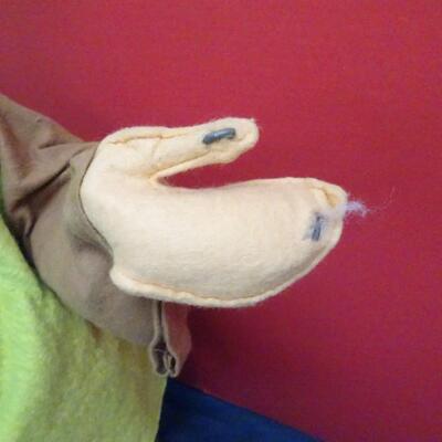 LOT 623. LARGE ANNA LEE FIGURINES