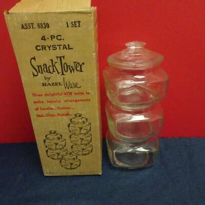 LOT 628. VINTAGE SNACK TOWER AND VINTAGE ECKO KITCHEN UTENSILS