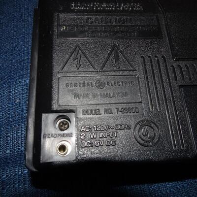 LOT 630. VINTAGE GE PORTABLE RADIO, SCALE AND VINTAGE PONCHO