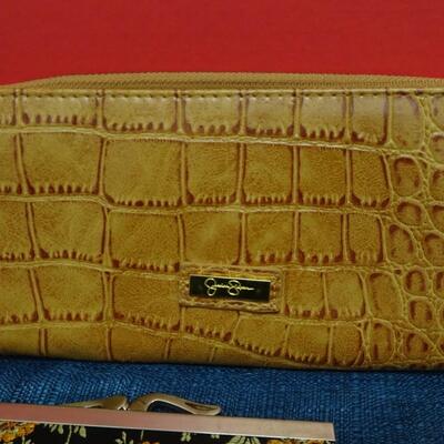 LOT 565. COLLECTION OF WALLETS