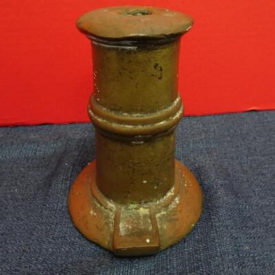 LOT 569    ANTIQUE THUNDER MUG  (SIGNAL CANNON)