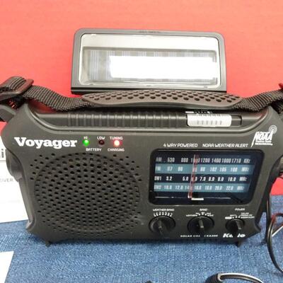 LOT 571. VOYAGER KA500 WORLD WIDE RECEIVER