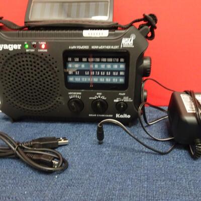 LOT 571. VOYAGER KA500 WORLD WIDE RECEIVER