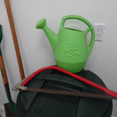 LOT 580. YARD TOOLS  AND RUBBERMAID WHEELED TRASH CAN