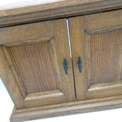 LOT 572 CABINET/ END TABLE