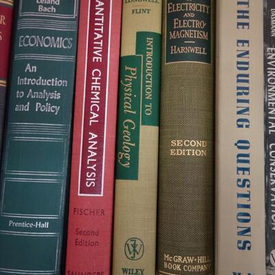 LOT 576. COLLECTION OF BOOKS