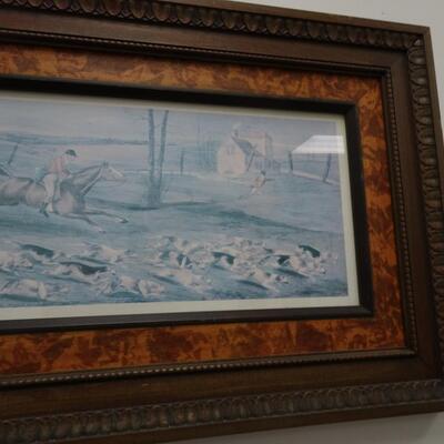 LOT 585. HOME DECOR ART