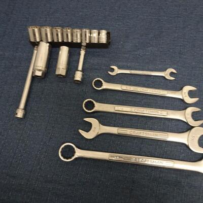 LOT 586. CRAFTSMAN TOOLS