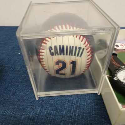 LOT 587 SMALL COLLECTION OF BASEBALLS AND CARDS AND WATCH