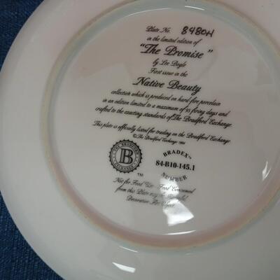 LOT 590.   VINTAGE DECORATIVE COLLECTOR PLATES