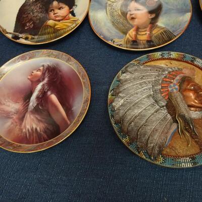 LOT 590.   VINTAGE DECORATIVE COLLECTOR PLATES