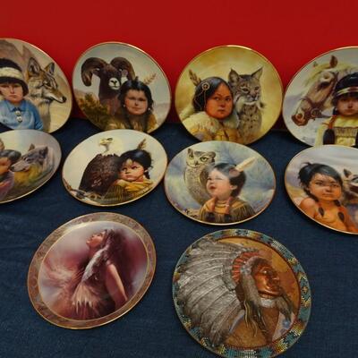 LOT 590.   VINTAGE DECORATIVE COLLECTOR PLATES