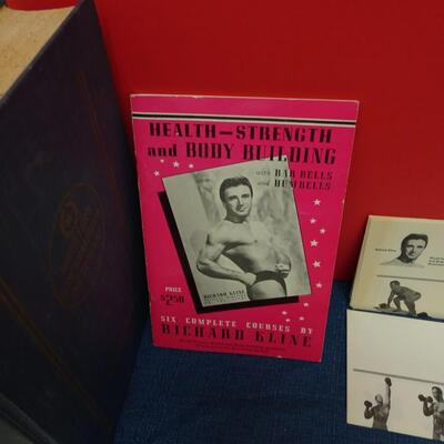 LOT 591. COLLECTION OF BOOKS