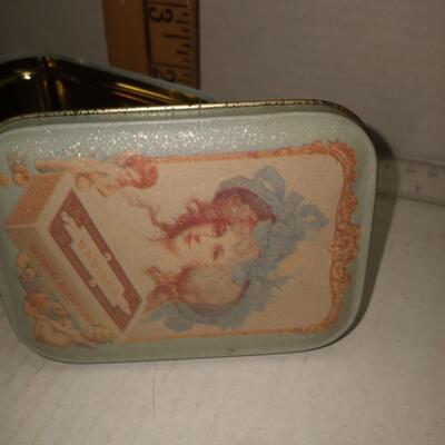 VINTAGE 1992 Nabisco Tin featuring Victorian Lady by The Tin Box Company of Amer