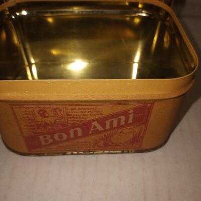 Bon Ami tin with chicks