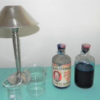 LOT 120  BEAKERS AND MRS STEWART VINTAGE BOTTLE