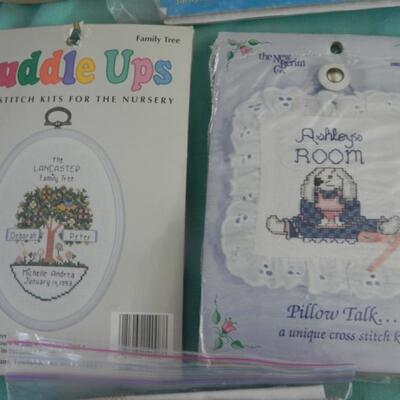 LOT 122 CRAFT KITS AND SEWING
