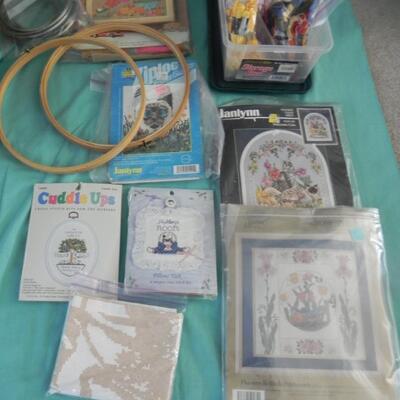 LOT 122 CRAFT KITS AND SEWING