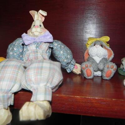 LOT 126 EASTER ITEMS