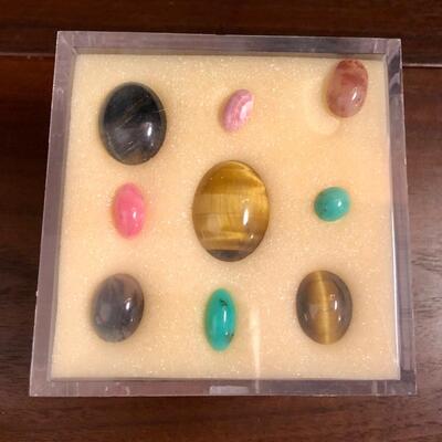 Mixed lot polished stones