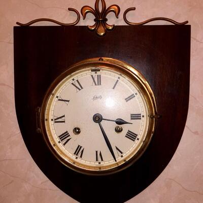 Schatz Mariners chime clock