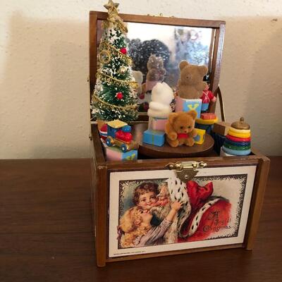 Enesco Carol of the bells music box