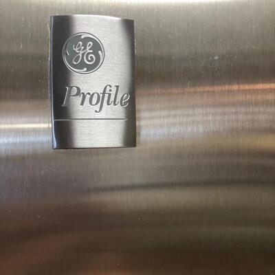 G&E profile refrigerator