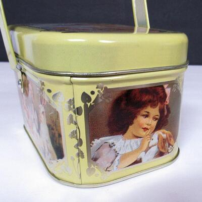 Lot of Older Easter Candy Tins