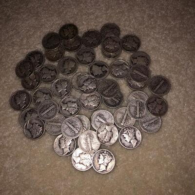A lot of 49 Mercury Head Dimes 49 in total