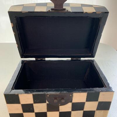 Checkerboard Box